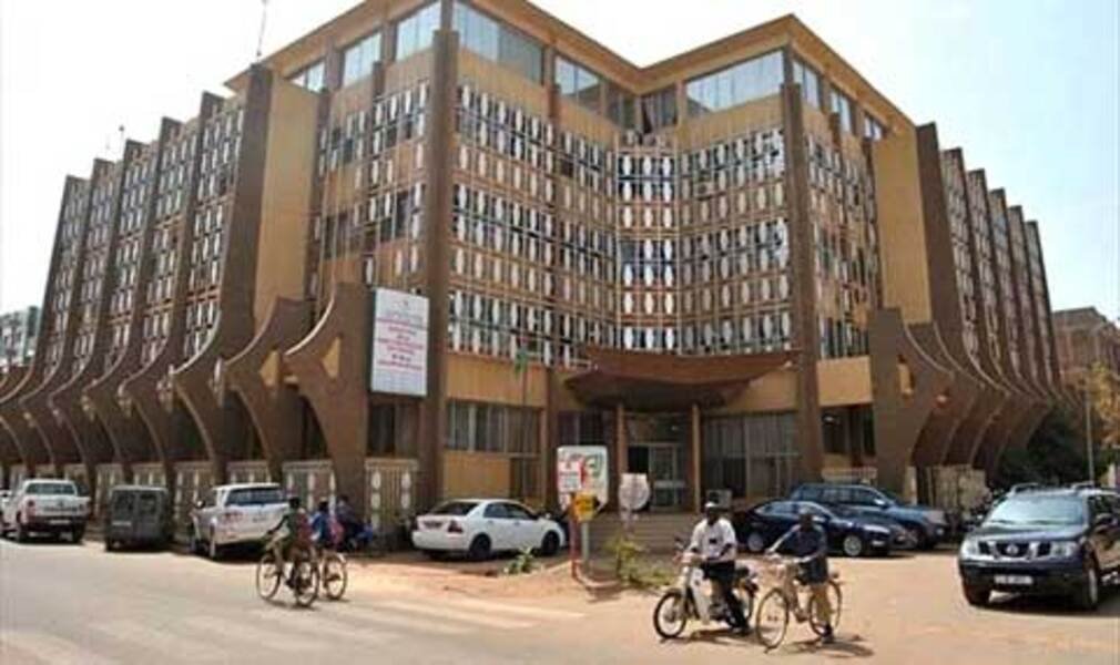 Burkina : révocation de 21 agents pour usage de faux diplômes