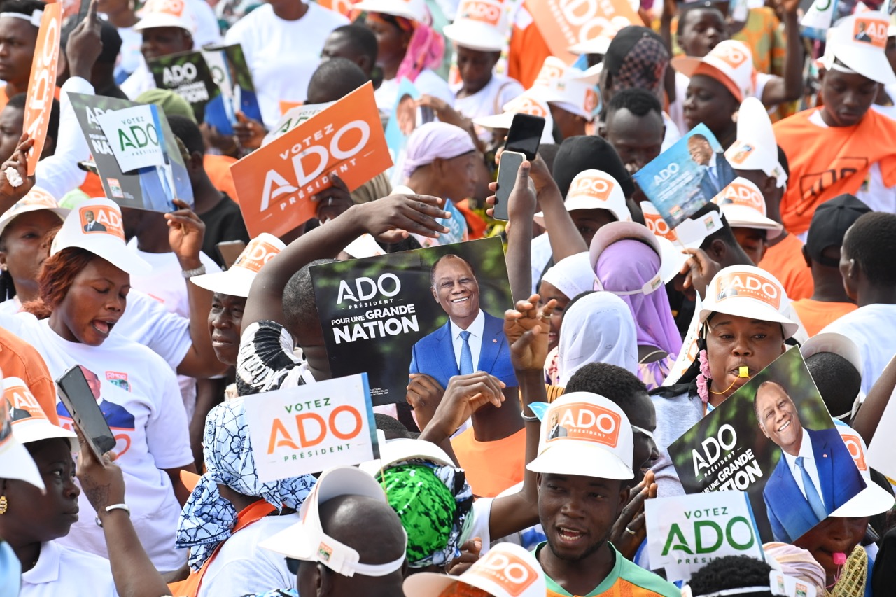 Présidentielle 2025 : Alassane Ouattara lance sa campagne à Daloa et vise le “coup K.O.”