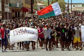 Madagascar : Andry Rajoelina exfiltré par un avion militaire français, Paris dément toute ingérence
