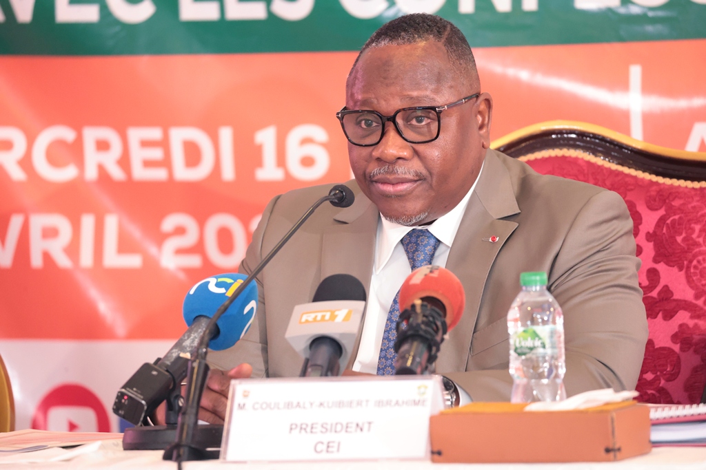 Accusée de ne pas avoir publié le décret électoral : la CEI rétablit les faits