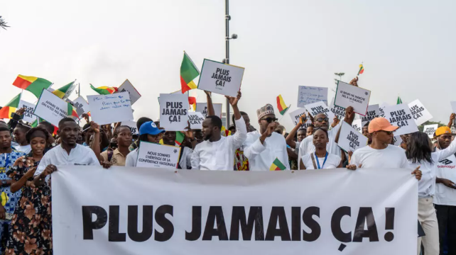 Bénin : après le choc du putsch manqué, la justice frappe fort