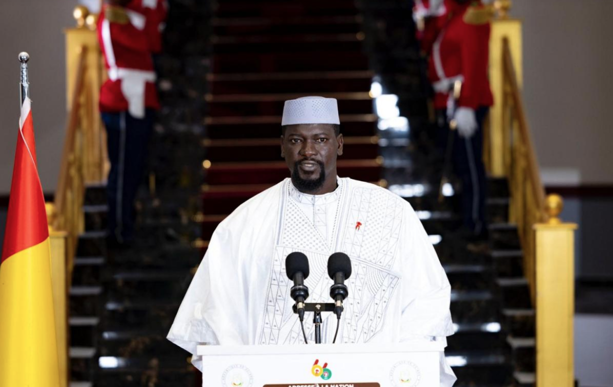 Guinée : Mamadi Doumbouya s’impose largement dès le premier tour de la présidentielle