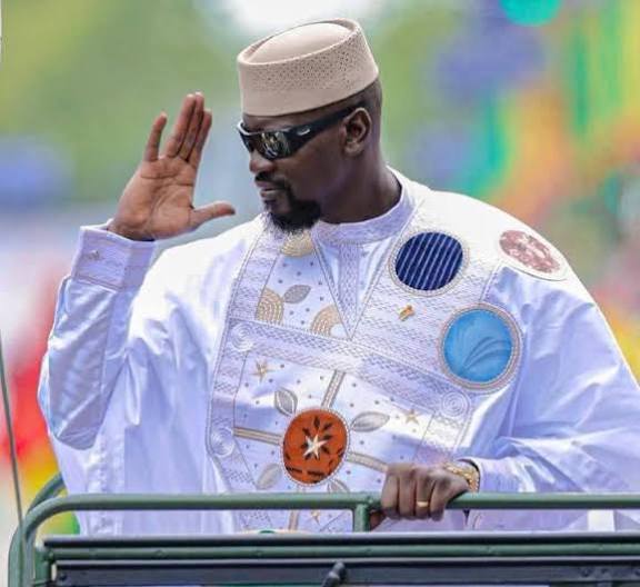 Guinée : Mamadi Doumbouya officiellement investi président de la République