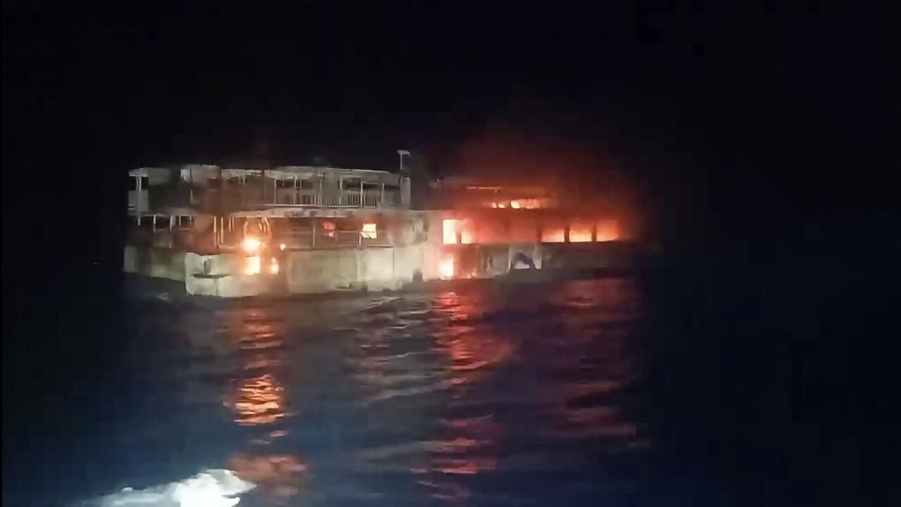 Philippines: l'incendie d'un ferry fait cinq morts et des dizaines de disparus